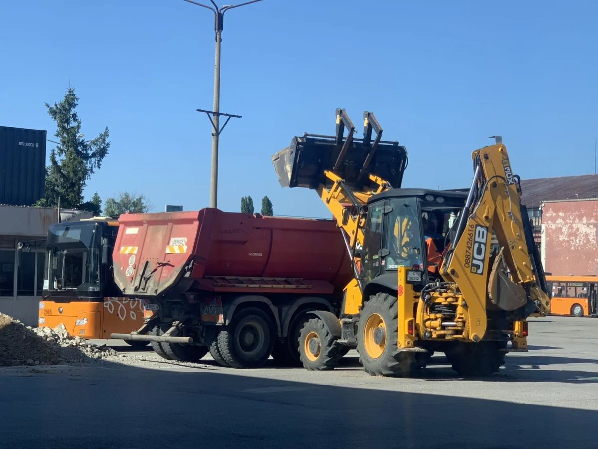 Разбиване и изваждане на фундаменти и основи - снимка 3